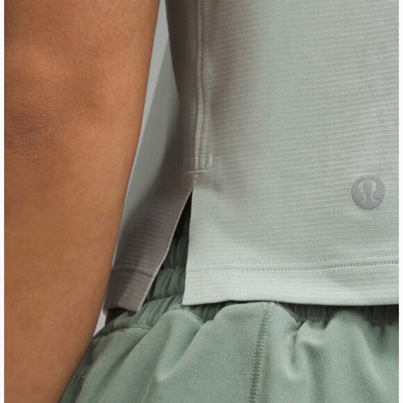 Lululemon NEW Ultralight Waist-Length T-Shirt Size 10 Jade Grey No-Stink Zinc™ - Picture 5 of 14
